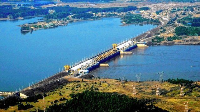 Las represas hidroeléctricas bajaron 50% su generación de energía por las bajantes del Paraná y Uruguay.