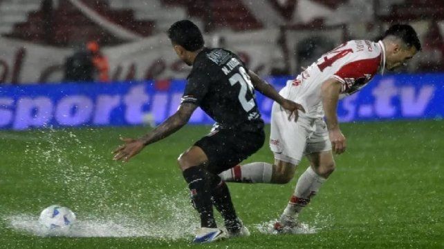 En una lluvia de expulsados y polémicas, Huracán quedó afuera de la Copa Sudamericana. En una lluvia de expulsados y polémicas, Huracán quedó afuera de la Copa Sudamericana.