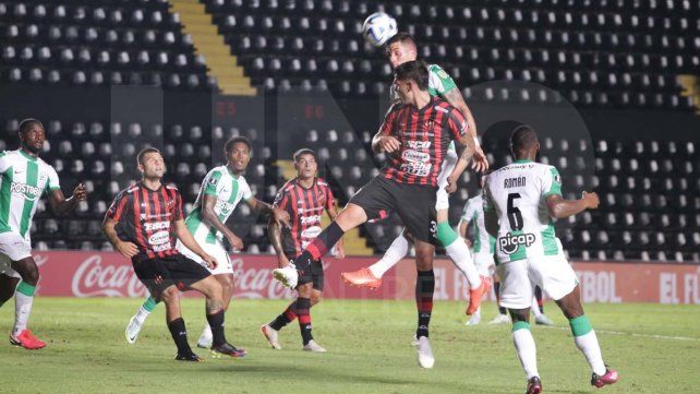 En Santa Fe Patronato perdió 2 a 1 ante Atlético Nacional de Medellín. En Santa Fe Patronato perdió 2 a 1 ante Atlético Nacional de Medellín.