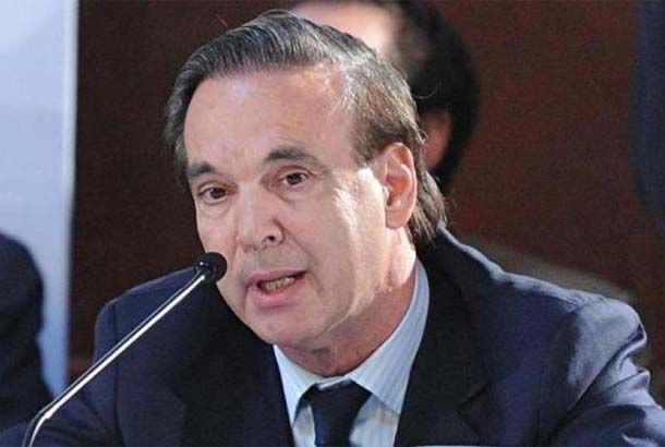 Pichetto le pidió explicaciones al papa.