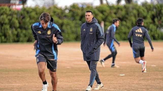 Sin Messi, Lionel Scaloni analiza dos esquemas Sin Messi, Lionel Scaloni analiza dos esquemas