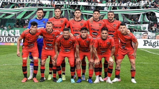 Ante Chicago Patronato logró cortar una serie adversa de cinco derrotas en serie. Ante Chicago Patronato logró cortar una serie adversa de cinco derrotas en serie.