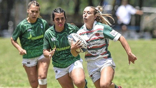 El equipo mayor femenino de la UER tuvo suerte dispar en el primer día de competencia. El equipo mayor femenino de la UER tuvo suerte dispar en el primer día de competencia.
