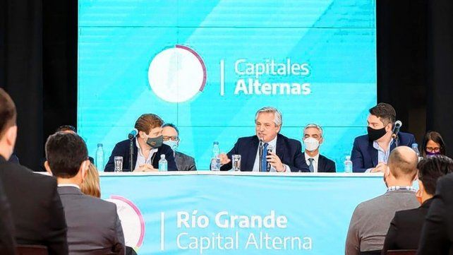 Alberto llega a Concordia para la licitación del aeropuerto binacional