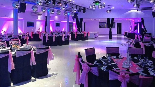 Las fiestas de recepción son muy costosas hoy en día.