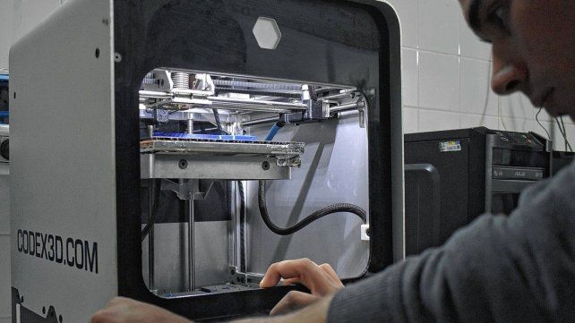 Riqueza. "Los docentes se coparon muchísimo y los estudiantes también. Trabajamos con el nivel secundario y primario y ver a los más chicos diseñando en 3D fue algo increíble”, expresó uno de los alumnos que destacó el potencial que tiene el aprendizaje de este tipo de conocimientos.