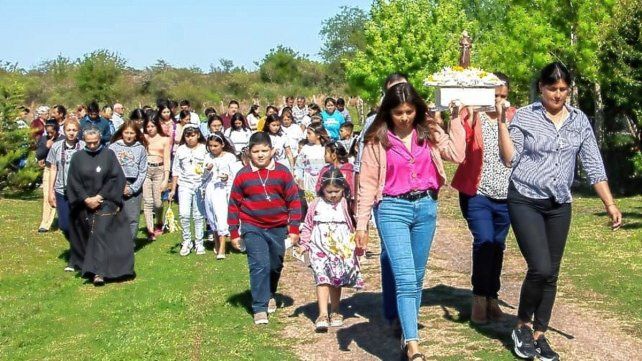 Con la imagen del santo. Se realizó una procesión por la zona de Las Toscas.