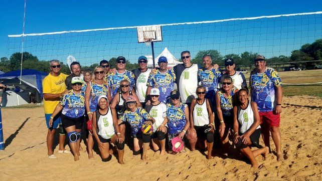 El newcom de Paracao disfrutó del deporte en la arena. El newcom de Paracao disfrutó del deporte en la arena.