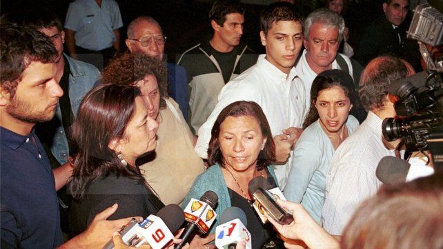 Familiares de las víctimas manifestaron su malestar y enojo. Familiares de las víctimas manifestaron su malestar y enojo.