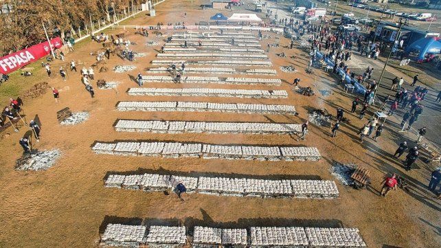 Los pollos asados fueron donados.