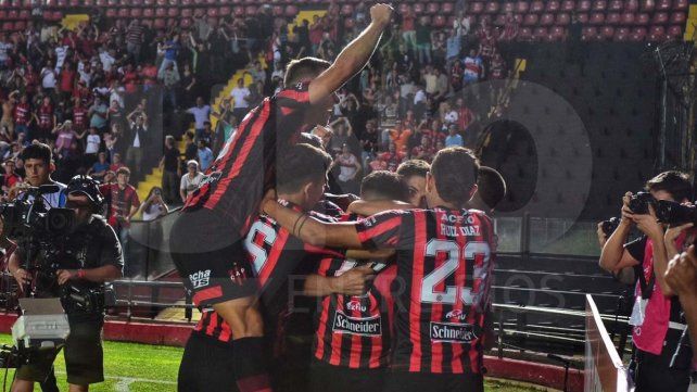 A dos frentes. Patronato tuvo su debut en la Copa.