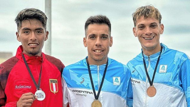 En el podio de los 3.000 Metros corridos en Concepción del Uruguay. En el podio de los 3.000 Metros corridos en Concepción del Uruguay.