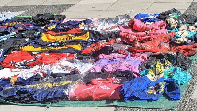 Los comerciantes de Gualeguaychú expresaron su malestar por el incremento de la venta callejera y sostienen que es