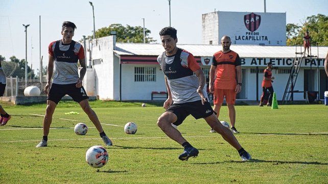 Nicolás Castro estará a disposición del DT de Patronato, Facundo Sava. 