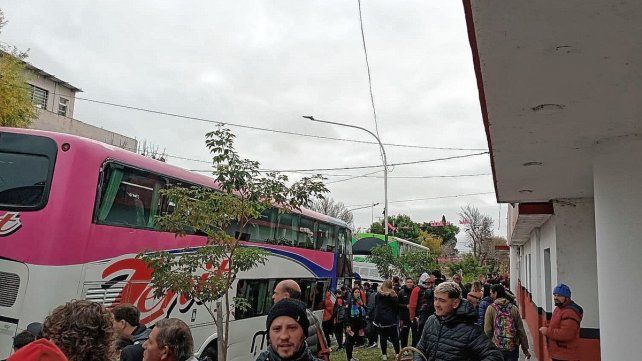 Los hinchas de Patronato viajan a Junín. Los hinchas de Patronato viajan a Junín.