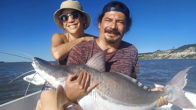 La salida a pescar en familia se coronó con dos paties. El de la foto pesa unos 22 kilos.