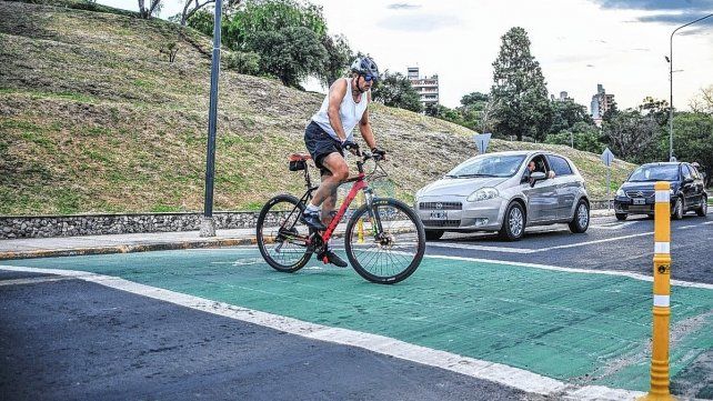 Muchos ciclistas comenzaron a usar la Bicivía aun antes de la habilitación por parte de la Municipalidad de Paraná.