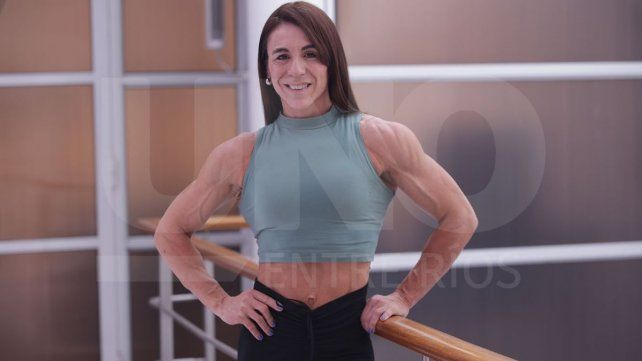 La paranaense Carolina Córdoba se colgó dos medallas en la cita internacional en Mendoza. Es campeona en Body Fitness senior y recibió el carné de profesional