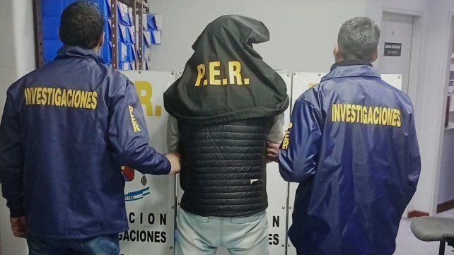 Se entregó el principal sospechoso del homicidio de Sergio Daniel Romero en Villa 351. Se entregó el principal sospechoso del homicidio de Sergio Daniel Romero en Villa 351.