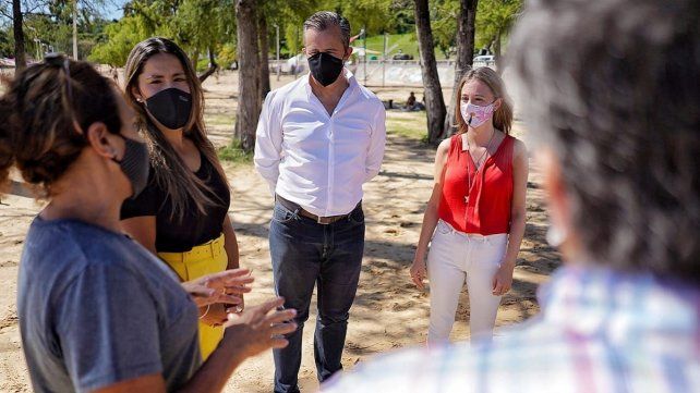 El intendente Bahl estuvo este viernes en el Balneario Municipal de Paraná.