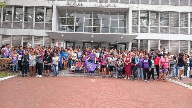 Acompañaron la lectura de la sentencia al femicida de Alejandra Acompañaron la lectura de la sentencia al femicida de Alejandra