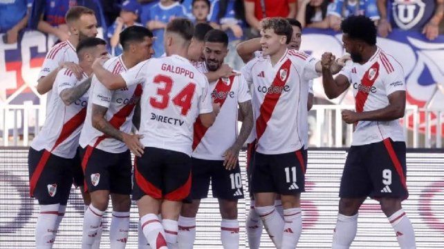 River derrotó a Universidad de Chile. River derrotó a Universidad de Chile.