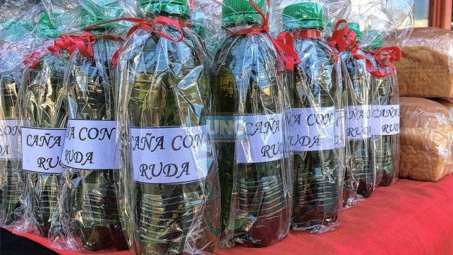 Caña con ruda tradicional.