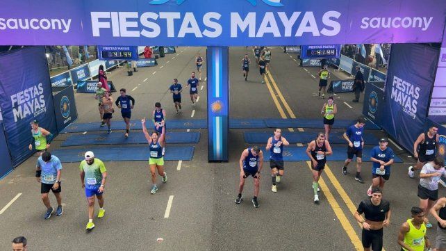 Destacada actuación de una entrerriana en la histórica Carrera Maya. (Calza verde y brazos en alto para Luz Ramírez) Destacada actuación de una entrerriana en la histórica Carrera Maya. (Calza verde y brazos en alto para Luz Ramírez)