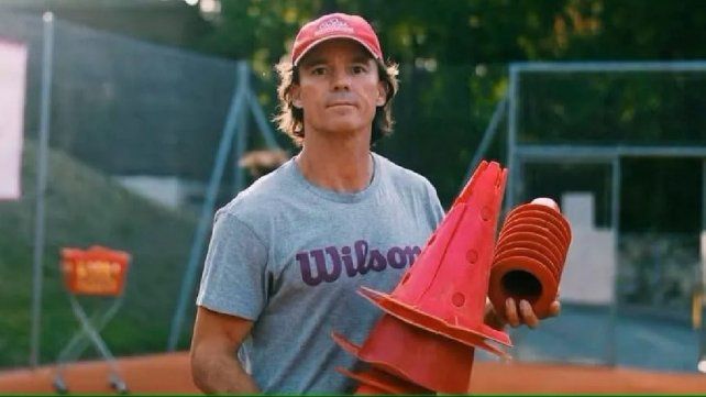 Jean-Yves Blondel, extenista y padre de Lucas Blondel. Nació en Suiza. Jean-Yves Blondel, extenista y padre de Lucas Blondel. Nació en Suiza.