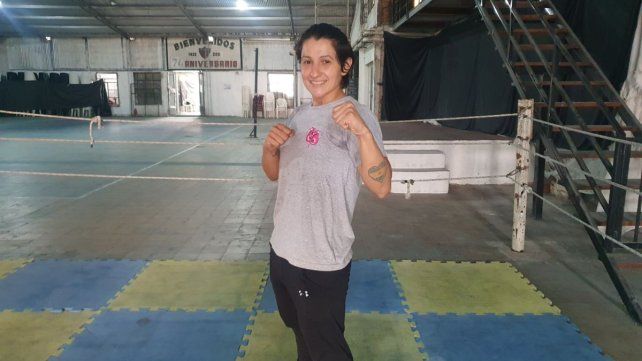 El combate de Cinthia González, programado a 10 asaltos, podrá verse en vivo y en directo por la señal de Fox Sports. El combate de Cinthia González, programado a 10 asaltos, podrá verse en vivo y en directo por la señal de Fox Sports.