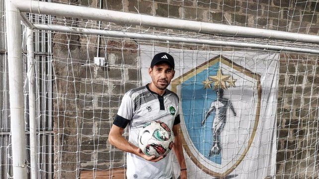 Lucas Márquez inició su contacto con el fútbol en el club Palermo cuando tenía 3 años. Lucas Márquez inició su contacto con el fútbol en el club Palermo cuando tenía 3 años.