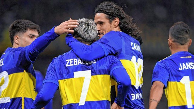 Boca ganó con goles de Zeballos, Cavani y Medina. Boca ganó con goles de Zeballos, Cavani y Medina.
