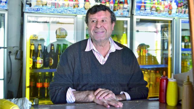 Clásico. Geniol es un tipo sencillo, culto, fanático de la política, la música, el río Gualeguay y el fútbol. Clásico. Geniol es un tipo sencillo, culto, fanático de la política, la música, el río Gualeguay y el fútbol.