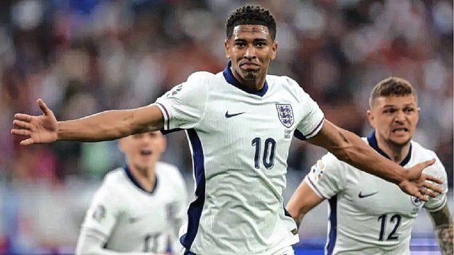 Inglaterra derrotó a Serbia por la mínima. Inglaterra derrotó a Serbia por la mínima.