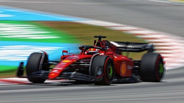 Charles Leclerc desde la pole en Barcelona.