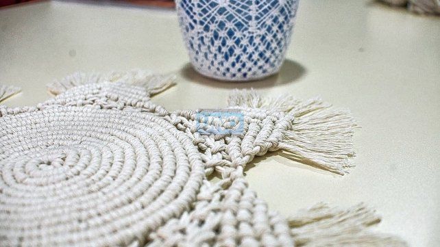 En Patry-Lan hace más de 20 años que se dictan cursos y hay una larga lista de espera. Macramé y bordado, los más buscados