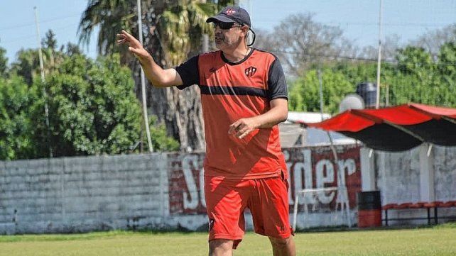 Iván Delfino dejói de ser el DT de Patronato