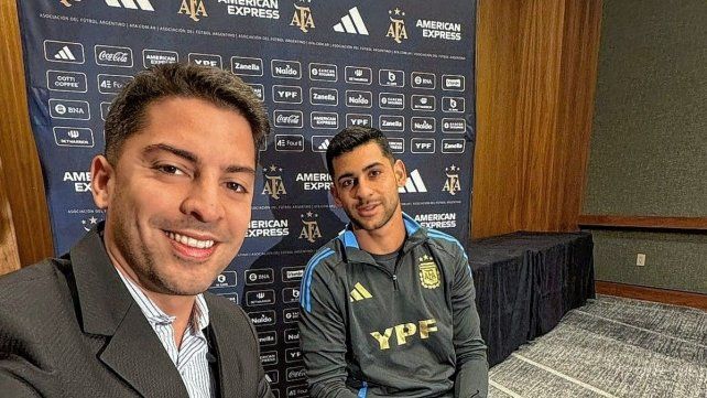 Cuti Romero junto al periodista Gastón Edul. Cuti Romero junto al periodista Gastón Edul.