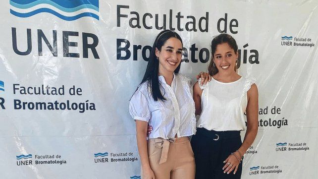 Profesionales. Catalina Domínguez y Agustina Terreni las flamantes bioquímicas de la UNER.