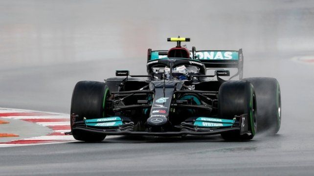 Bottas volvió a vencer con el Mercedes.