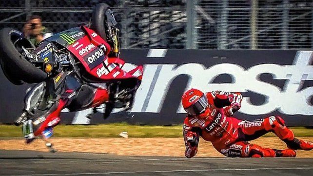 Marc Márquez se pegó en el sprint en Le Mans. Marc Márquez se pegó en el sprint en Le Mans.