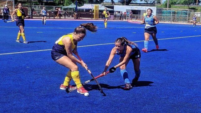 Debut. Rowing Azul, último campeón de la FEH, perdió 4 a 1 con Quillá Azul.