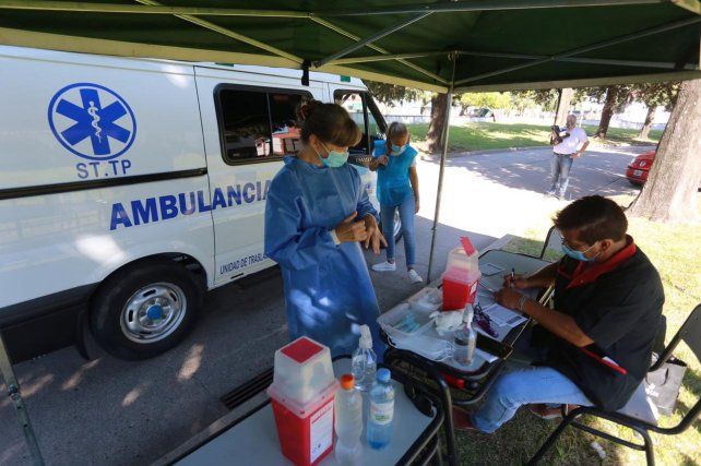 Mientras se avanza con el operativo de vacunación, los contagios van en aumento en Paraná.