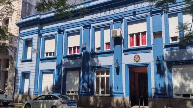 Otra joven agente de policía intentó quitarse la vida Otra joven agente de policía intentó quitarse la vida