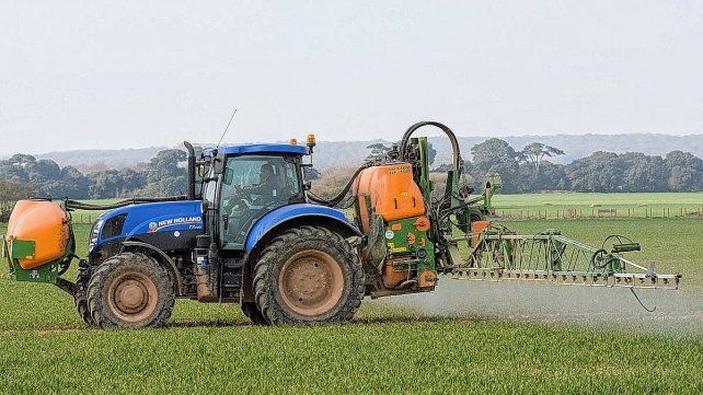 El drama de las fumigaciones: vecinos denuncian la falencia en los controles El drama de las fumigaciones: vecinos denuncian la falencia en los controles