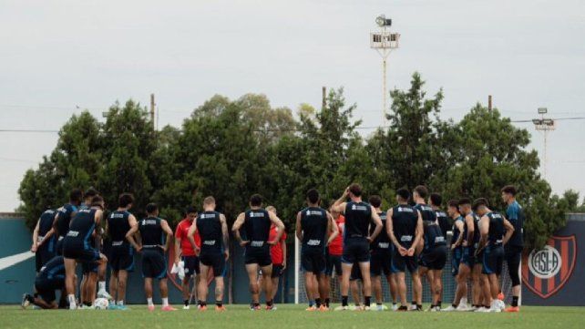 El plantel de San Lorenzo se plantó, decidió no entrenarse y estalló contra la dirigencia El plantel de San Lorenzo se plantó, decidió no entrenarse y estalló contra la dirigencia