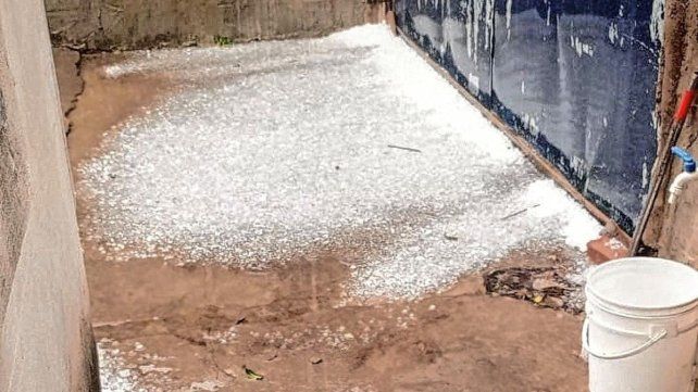 Fuerte tormenta en Paraná: una intensa granizada sorprendió a la ciudad. Fuerte tormenta en Paraná: una intensa granizada sorprendió a la ciudad.
