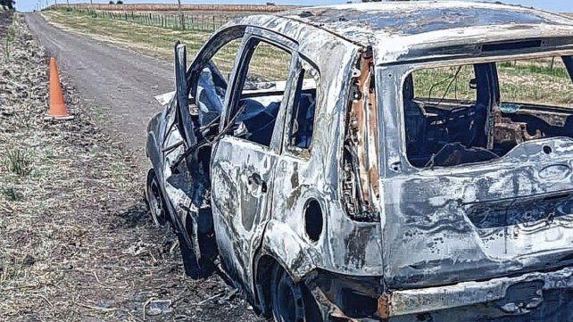 Así quedó el auto donde fue encontrado el joven de Cerrito. Así quedó el auto donde fue encontrado el joven de Cerrito.