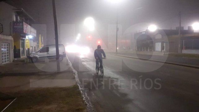 Entre Ríos: una espesa niebla cubre el territorio y perjudica la visibilidad en rutas Entre Ríos: una espesa niebla cubre el territorio y perjudica la visibilidad en rutas