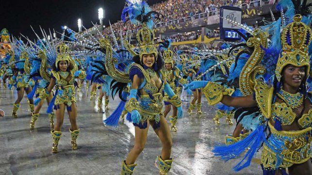 Por el momento mantiene el carnaval oficial en el Sambódromo.